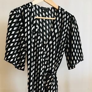 BANANA REPUBLIC B&W Wrap Dress